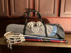 Warrior Lacrosse Travel Bag w Lacrosse Gloves, 4 Lacrosse Sticks & Lacrosse Balls