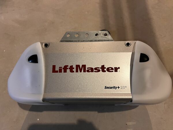 LiftMaster Chain drive