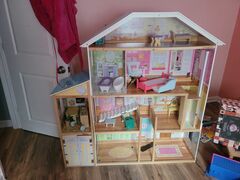 Kid Kraft Wooden Doll House