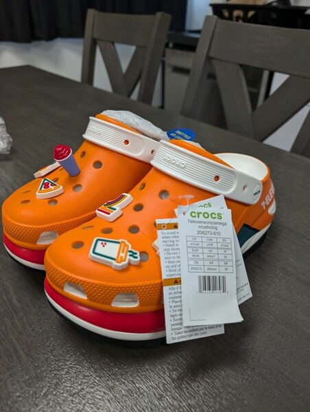 Limited Edition Crocs x 7/11 Mega Crush Clogs With Light Up Jibitz (M 7/ W9)