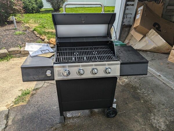 Dyna Glo Gas Grill