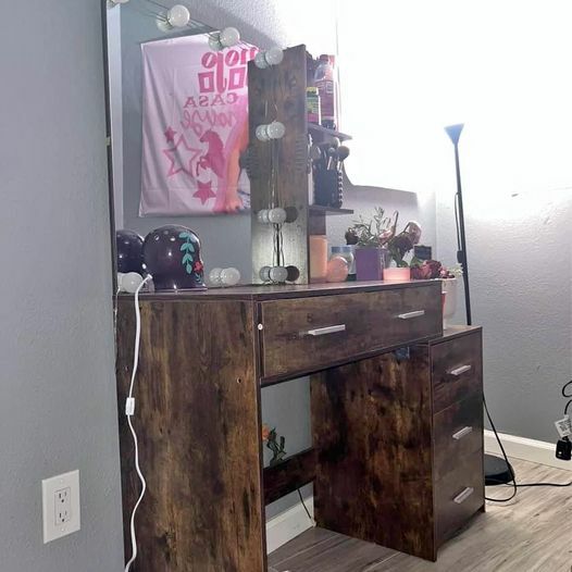 Makeup Vanity