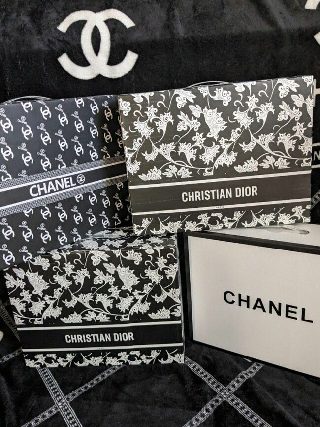 Cute Mini Blankets Give Your Loved Ones A Piece Of The Brand