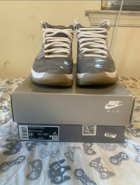 Cool Greys Size 8M