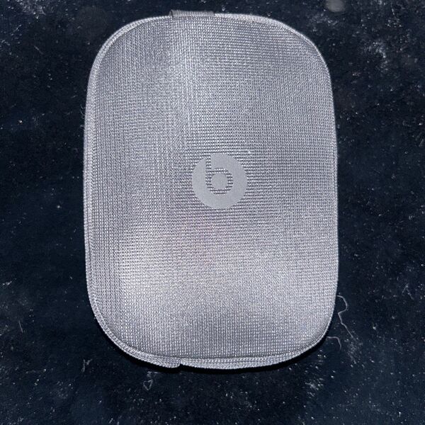 Cloud Pink Beats Solo 4’s