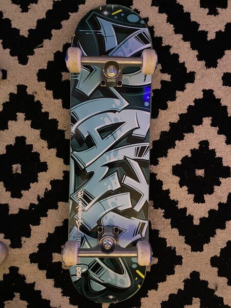 CUSTOM DGK SKATEBOARD