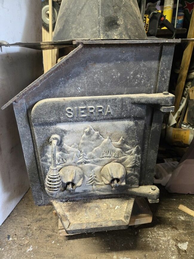 Cast Iron Stove With Thermal Packed Stacks