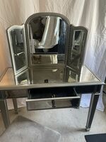 Beauty/vanity Table &chair