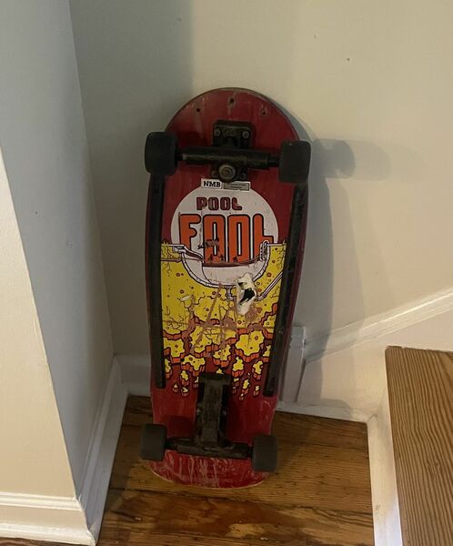 1980’s Vintage Pool Fool Variflex XP Series Skateboard. It is in nice condition and is all original. The graphics are sh