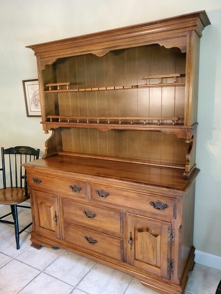 SOLID MAPLE HUTCH. HEYWOOD WAKEFIELD PUBLICK