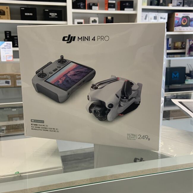 DJI Mini 4 Pro Fly More Combo
