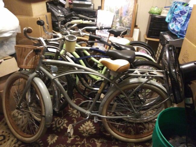 6. Good. Condition. Bikes.  Zise. 29.  27. 26.   All Look.  Like. New