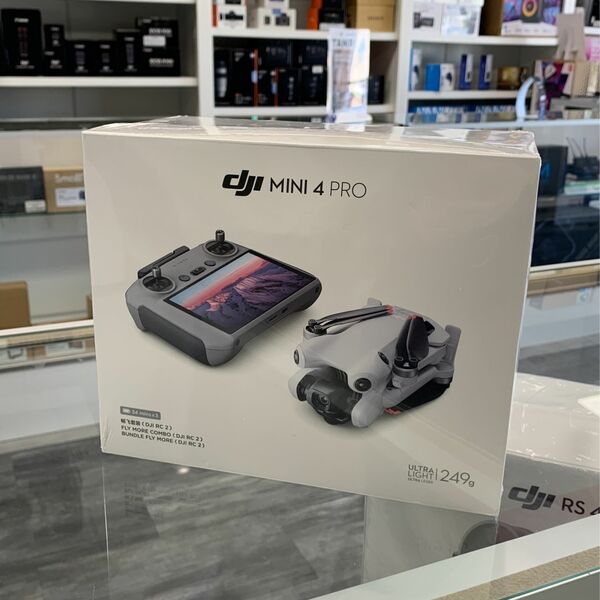 DJI Mini 4 Pro Fly More Combo