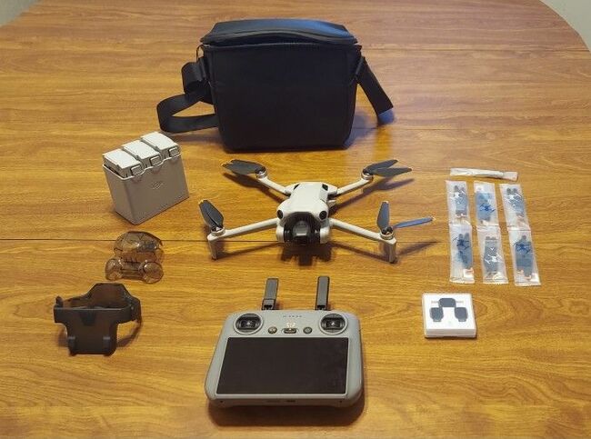 DJI Mini 4 Pro - Fly More Combo