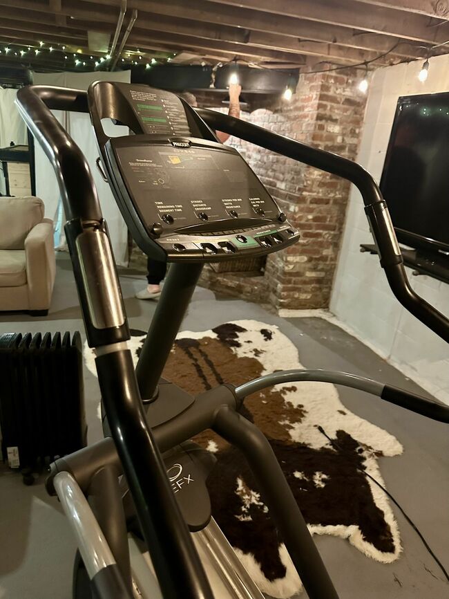 PRECOR EFX Elliptical