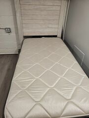 Twin head board mayttress and bordering and frane