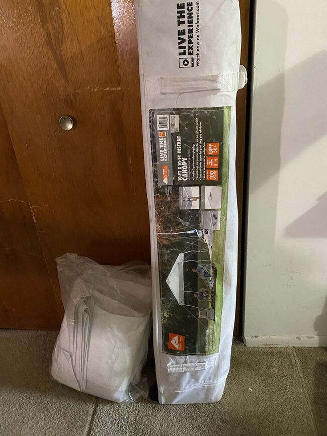 Ozark trail 10x10 Instand Canopy WITH Attachable Screen