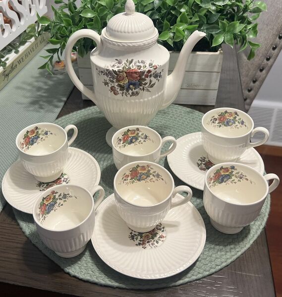 Mint  Wedgwood  Edme  Conway  Set