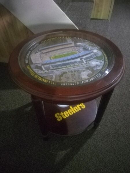 Danbury Mint Collectable NFL Steelers End Table