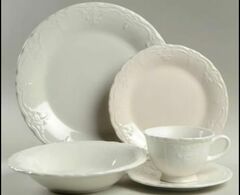 5 Piece Place Setting- Versailles Tabletop