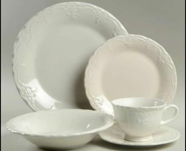 5 Piece Place Setting- Versailles Tabletop