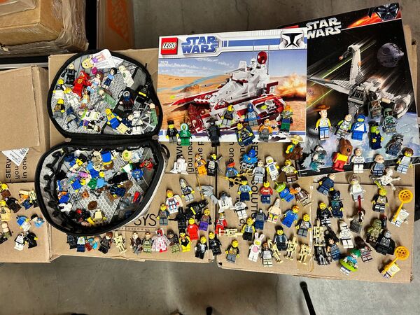 FOR TRADE** Pounds of Legos/Lego Sets Lot (Star Wars) *please read description *