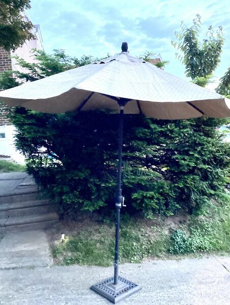 UMBRELA WITH HEAVY DUTY STAND