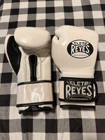 Original White Cleto Reyes Boxing Gloves 16oz