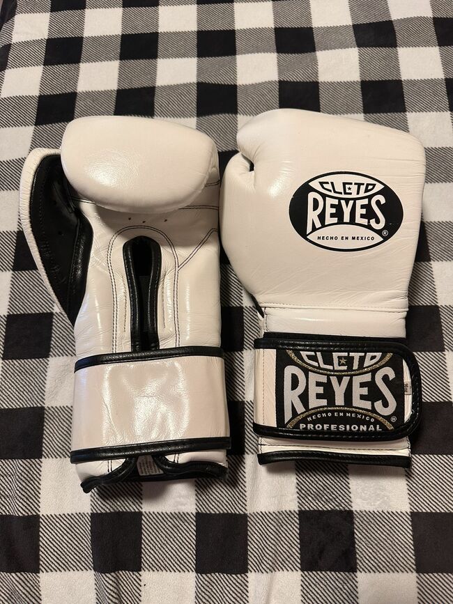 Original White Cleto Reyes Boxing Gloves 16oz
