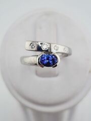 14k gold 0.65ct tanzanite and diamond ring