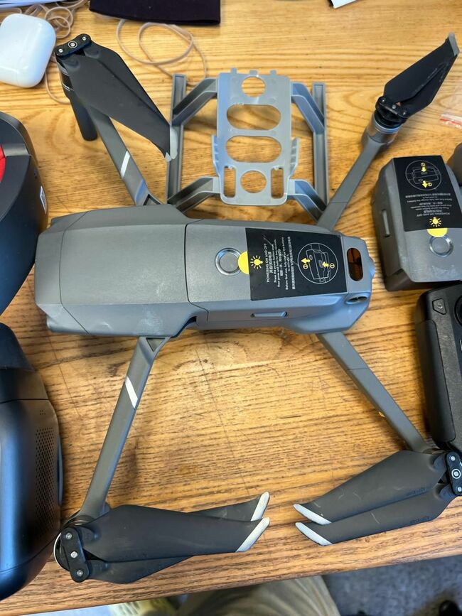 Dji Mavick 2 Pro with Smart Controller And Racing Goggles