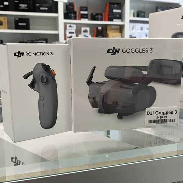 DJI Goggles 3 & DJI RC Motion 3 Controller