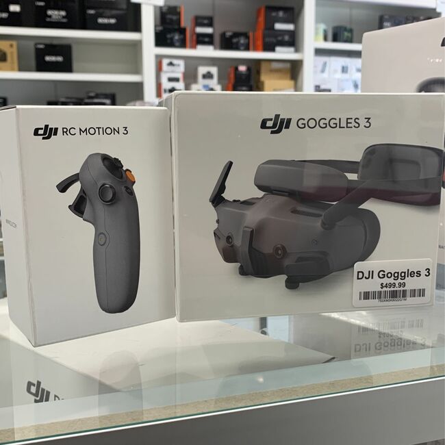 DJI Goggles 3 & DJI RC Motion 3 Controller