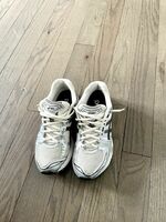 ASICS Gel-kayano14 Size 8