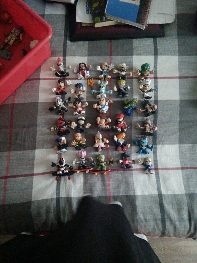 30 Tech Deck Dudes, 3 Skateboards One With Minor Damage.