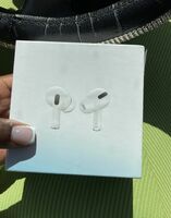 Apple Airpods pro with wireless charging case