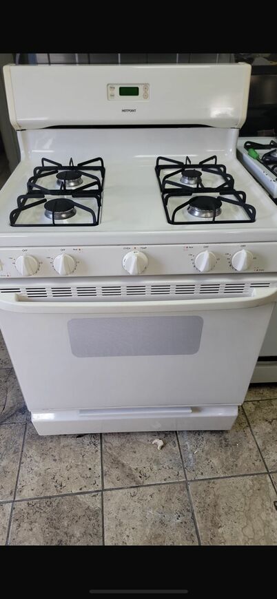 Hotpoint Gas 30” Stove