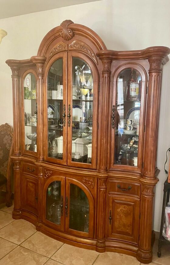 AICO MICHAEL ALMINI CHINA CABINET