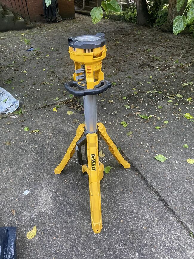 Dewalt Tripod Light Without Battery