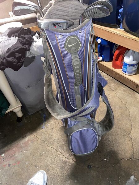 Nike Woman’s Golf Bag And 12 Clubs