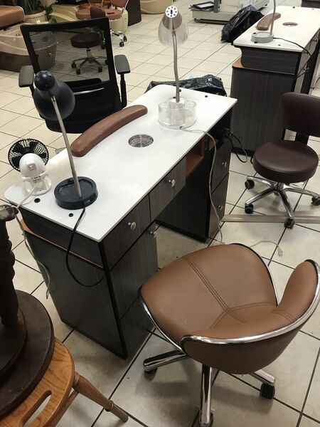 Multiple Nail Stations