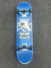Birdhouse Tony Hawk Skull 2 Skateboard