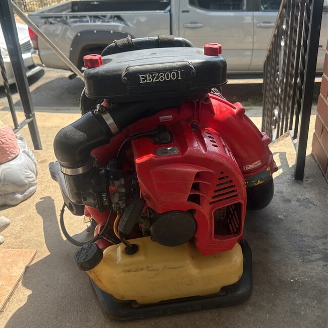 Red Max EBZ 8001 Back Pack Leaf Blower 72 Cc!
