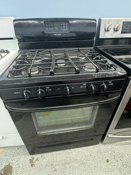 Frigidaire Gas Stove Black