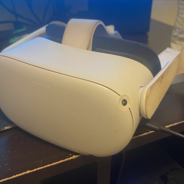 Oculus Quest Two With 256 Gb Wit Controller