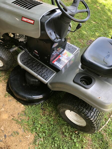 Craftsman LT2000 41 Inch Riding Mower Lawn Tractor New Engine  Rear Bagger System